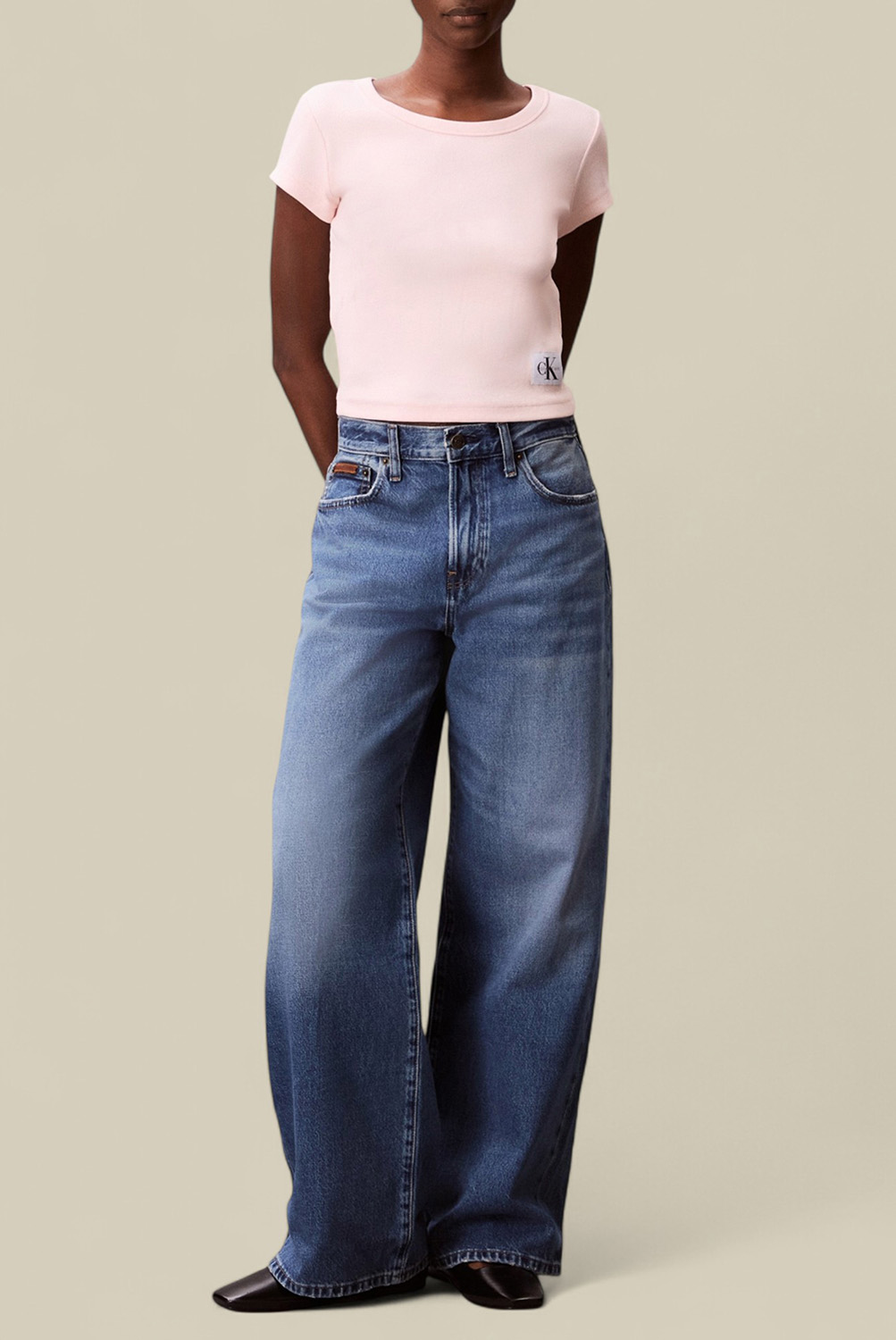 תמונת כל הלוק של חולצת ריב בייבי